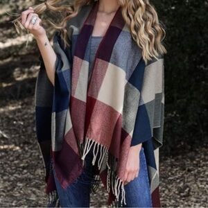 ADRIENNE Vittadini plaid poncho Shawl